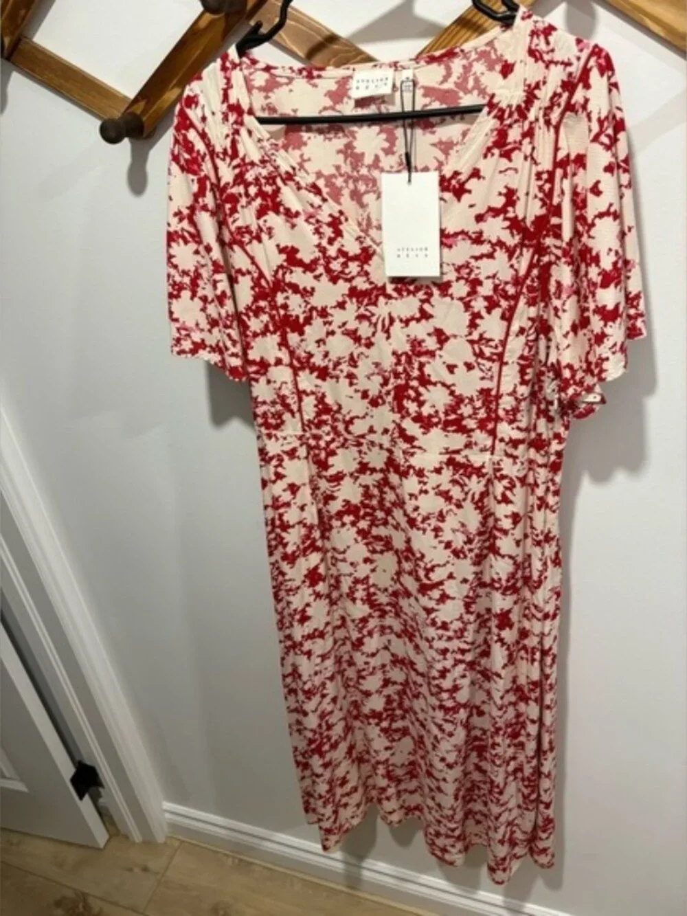 NWT Atelier Rêve Alais Midi Dress | Red & White Floral | Size 8  $179.00 CAN - Picture 9 of 11